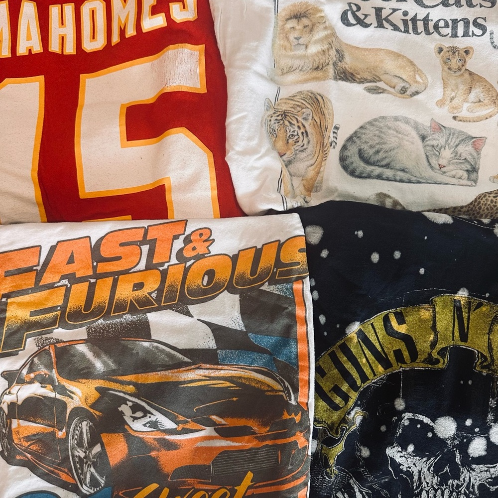 🪩 PRE-LOVED T-SHIRT MYSTERY BOX - Picture 2 of 3